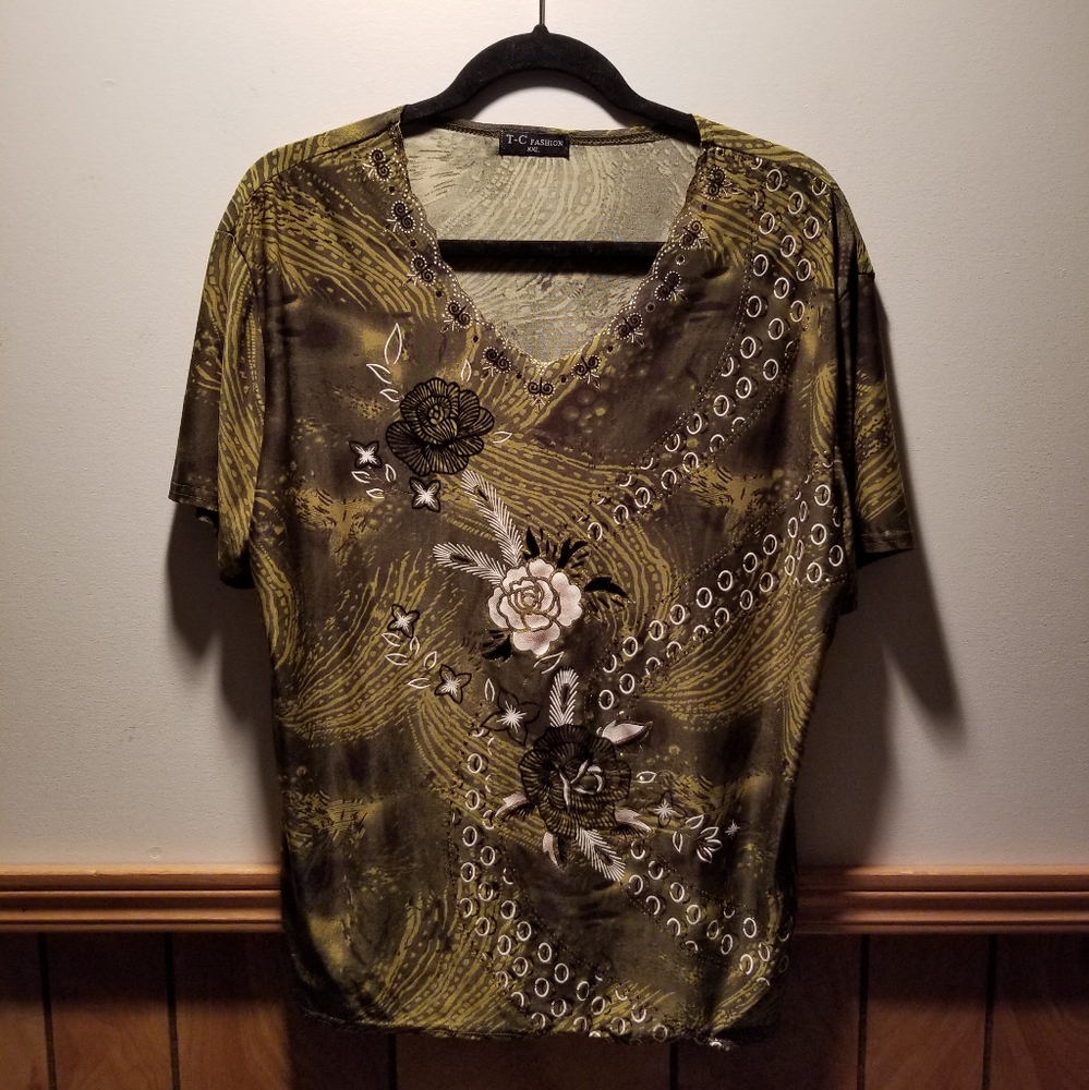 🍁🌺T-C Fashion glitzy floral print top